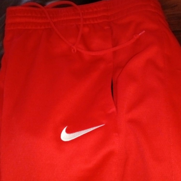NIKE TRAINING PANTS. FITS MORE LIKE A JOGGER PANTS, BUT MORE SNUG. - Picture 5 of 6